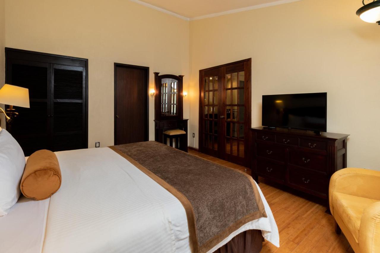 Hotel Villa Mercedes San Cristobal Сан-Кристобаль-де-Ла-Касас Экстерьер фото