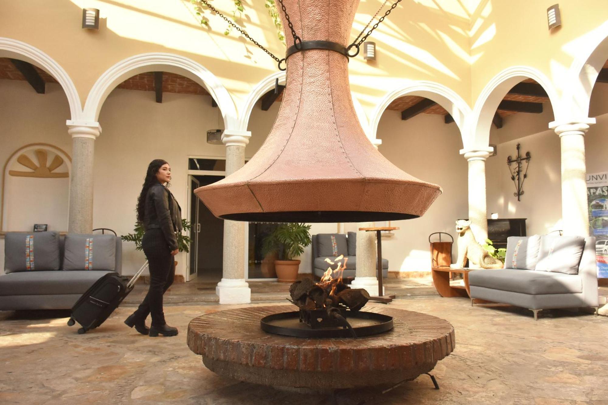 Hotel Villa Mercedes San Cristobal Сан-Кристобаль-де-Ла-Касас Экстерьер фото