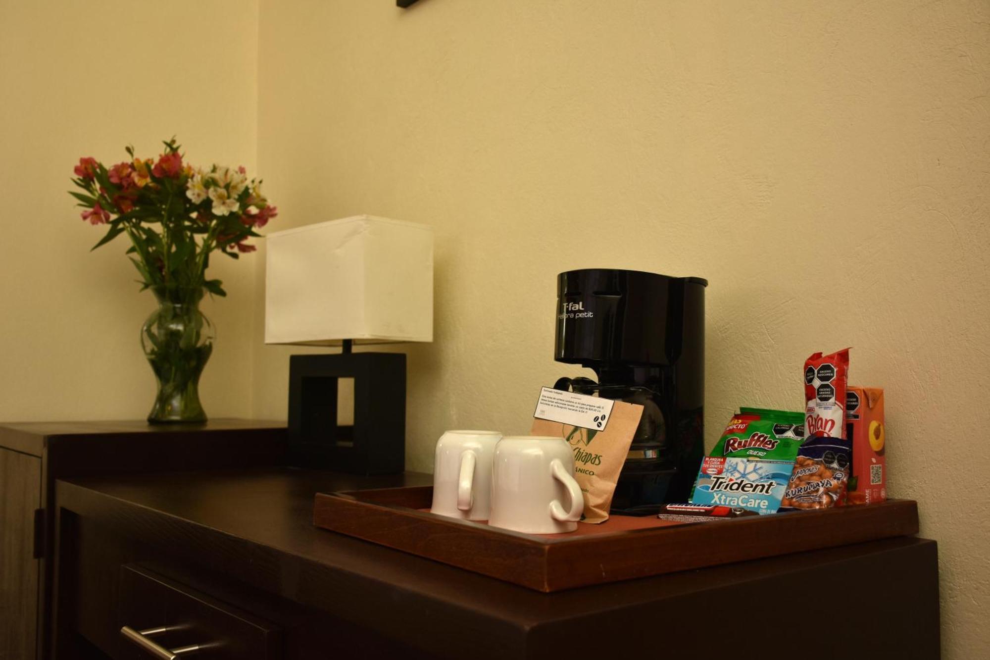 Hotel Villa Mercedes San Cristobal Сан-Кристобаль-де-Ла-Касас Экстерьер фото