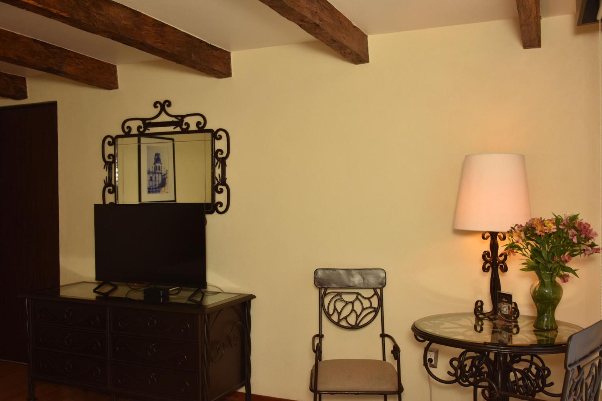 Hotel Villa Mercedes San Cristobal Сан-Кристобаль-де-Ла-Касас Экстерьер фото